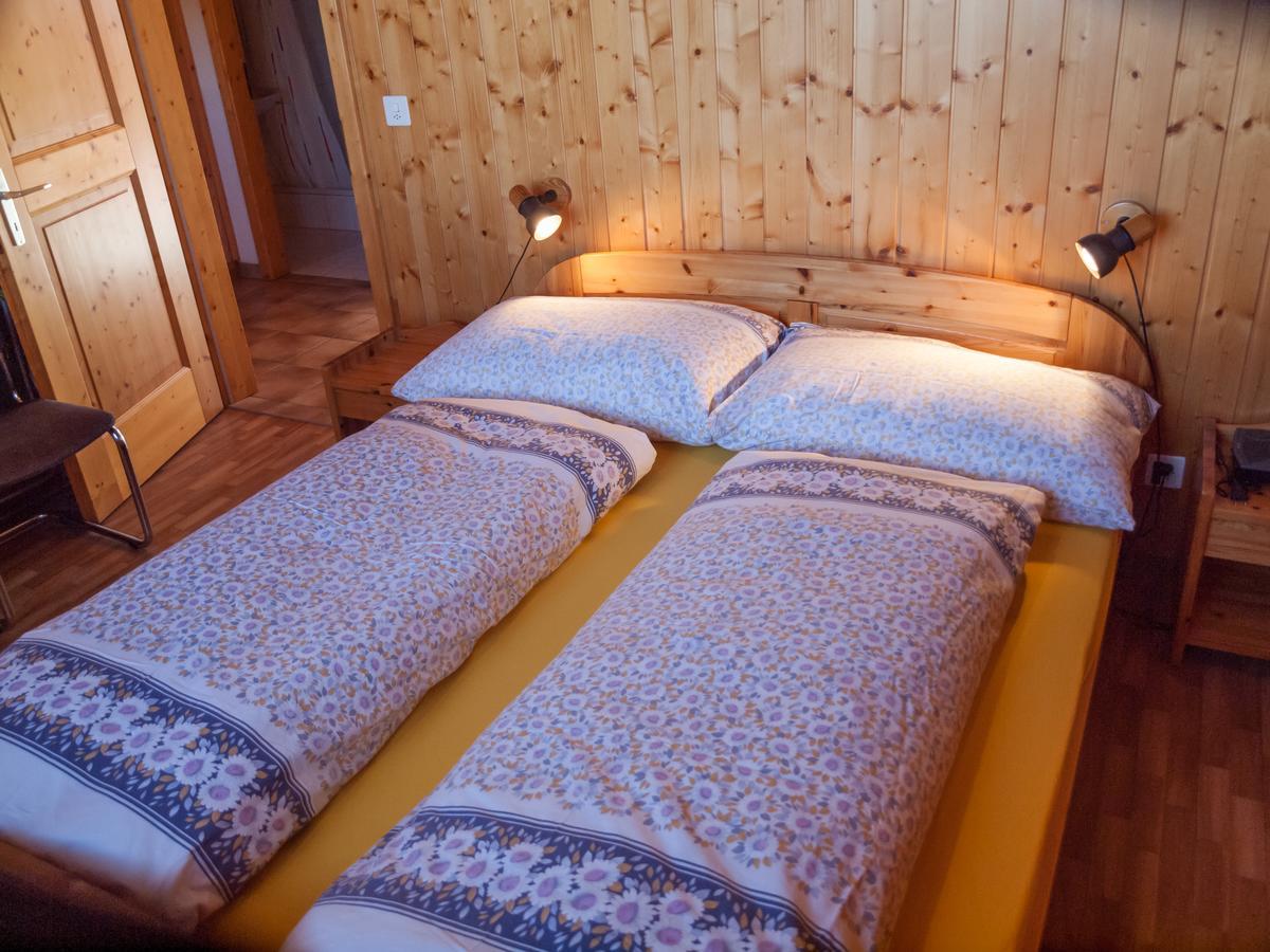Chalet Skilift Rosswald Exterior photo